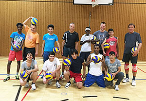 Volleyball mit Fl�chtlingen