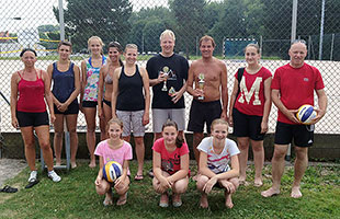 Die Teilnehmer des internen Beachturniers 2014